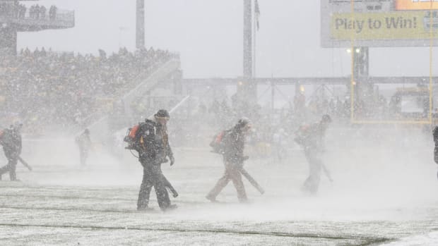HEINZ FIELD SNOW